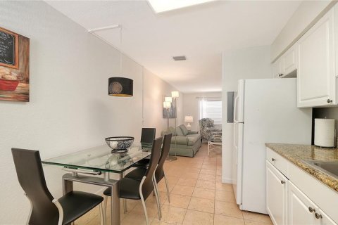 Condominio en venta en Sarasota, Florida, 2 dormitorios, 69.03 m2 № 2235568 - foto 10