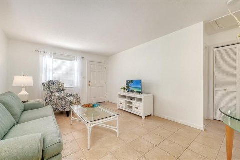 Condominio en venta en Sarasota, Florida, 2 dormitorios, 69.03 m2 № 2235568 - foto 6
