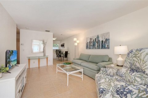 Condominio en venta en Sarasota, Florida, 2 dormitorios, 69.03 m2 № 2235568 - foto 3