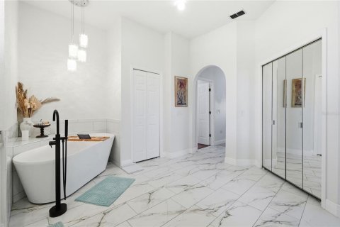 Casa en venta en Lakeland, Florida, 4 dormitorios, 257.53 m2 № 2155460 - foto 14