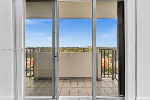 Condominio en alquiler en Aventura, Florida, 2 dormitorios, 117.8 m2 № 1937445 - foto 15
