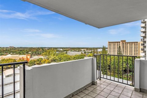 Condominio en alquiler en Aventura, Florida, 2 dormitorios, 117.8 m2 № 1937445 - foto 17