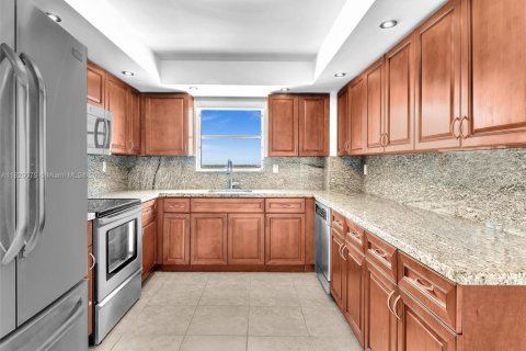 Condominio en alquiler en Aventura, Florida, 2 dormitorios, 117.8 m2 № 1937445 - foto 24