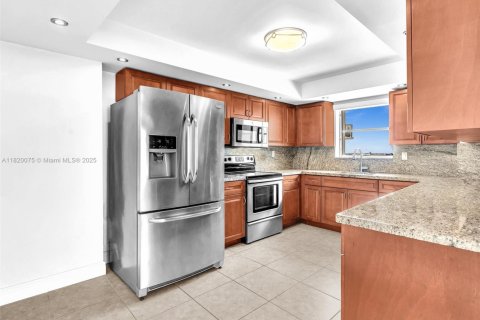 Condominio en alquiler en Aventura, Florida, 2 dormitorios, 117.8 m2 № 1937445 - foto 22