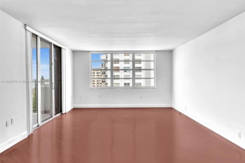 Condominio en alquiler en Aventura, Florida, 2 dormitorios, 117.8 m2 № 1937445 - foto 10