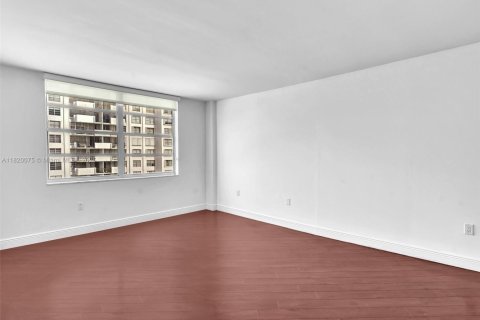 Condominio en alquiler en Aventura, Florida, 2 dormitorios, 117.8 m2 № 1937445 - foto 30