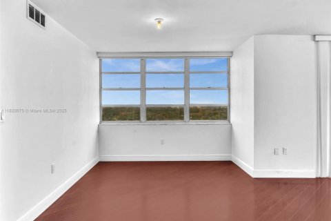 Condominio en alquiler en Aventura, Florida, 2 dormitorios, 117.8 m2 № 1937445 - foto 7