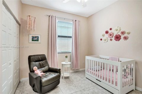 Casa en venta en Miami, Florida, 4 dormitorios, 195.56 m2 № 1972561 - foto 12