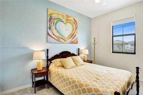 Casa en venta en Miami, Florida, 4 dormitorios, 195.56 m2 № 1972561 - foto 10