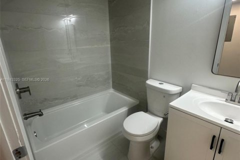 Copropriété à louer à Pembroke Pines, Floride: 2 chambres, 86.58 m2 № 1999569 - photo 4