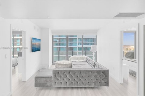 Copropriété à vendre à Miami, Floride: 2 chambres, 89.28 m2 № 1920667 - photo 2