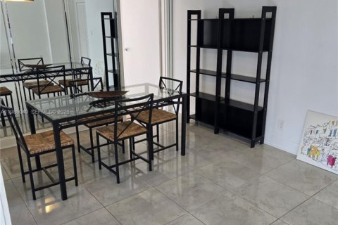 Copropriété à louer à Sunny Isles Beach, Floride: 1 chambre, 71.26 m2 № 2051699 - photo 10