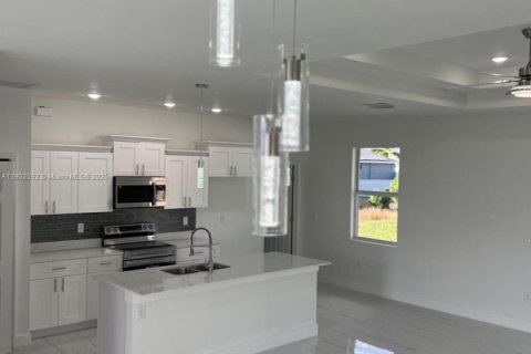 House in Lehigh Acres, Florida 3 bedrooms № 1953068 - photo 14