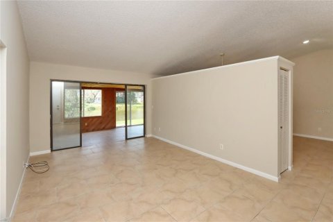 Villa ou maison à louer à Tampa, Floride: 3 chambres, 141.12 m2 № 2414973 - photo 11