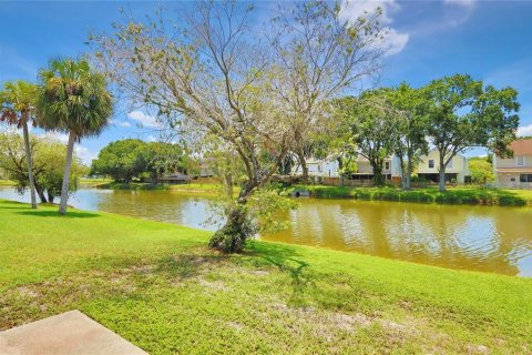 Villa ou maison à louer à Tampa, Floride: 3 chambres, 141.12 m2 № 2414973 - photo 24