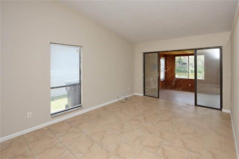 Villa ou maison à louer à Tampa, Floride: 3 chambres, 141.12 m2 № 2414973 - photo 10