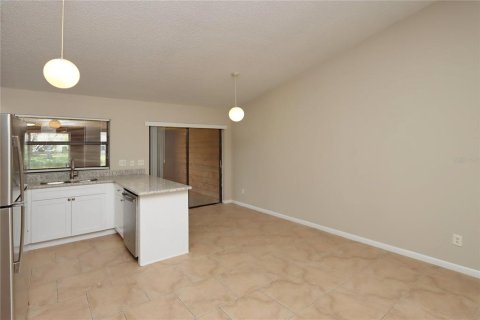 Villa ou maison à louer à Tampa, Floride: 3 chambres, 141.12 m2 № 2414973 - photo 8