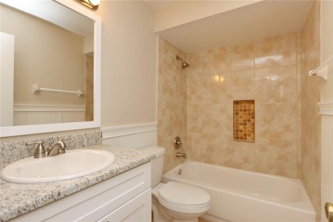 Villa ou maison à louer à Tampa, Floride: 3 chambres, 141.12 m2 № 2414973 - photo 16