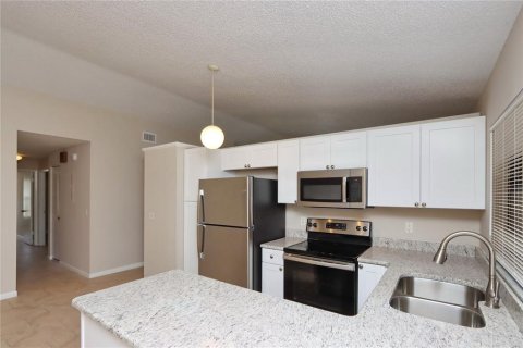 Villa ou maison à louer à Tampa, Floride: 3 chambres, 141.12 m2 № 2414973 - photo 4