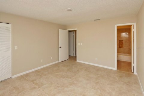 Villa ou maison à louer à Tampa, Floride: 3 chambres, 141.12 m2 № 2414973 - photo 17