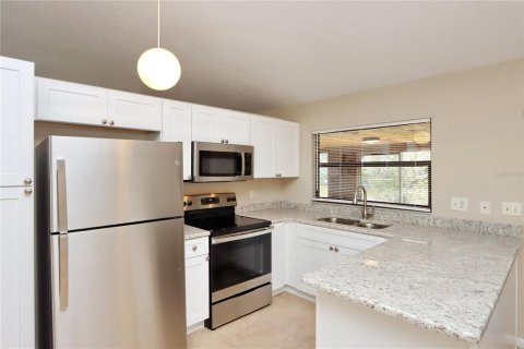 Villa ou maison à louer à Tampa, Floride: 3 chambres, 141.12 m2 № 2414973 - photo 6