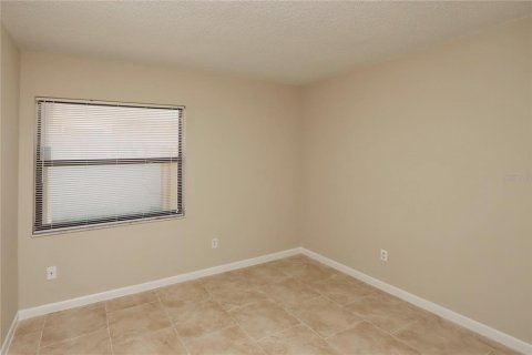 Villa ou maison à louer à Tampa, Floride: 3 chambres, 141.12 m2 № 2414973 - photo 13