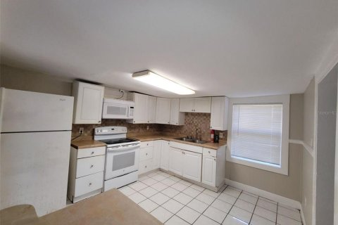 Villa ou maison à louer à Tampa, Floride: 3 chambres, 169.92 m2 № 2156560 - photo 7