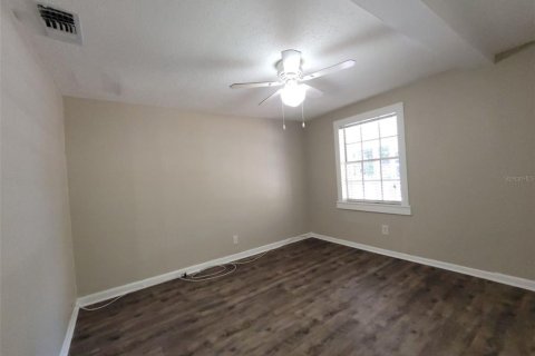 Villa ou maison à louer à Tampa, Floride: 3 chambres, 169.92 m2 № 2156560 - photo 9