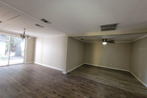 Villa ou maison à louer à Tampa, Floride: 3 chambres, 169.92 m2 № 2156560 - photo 8
