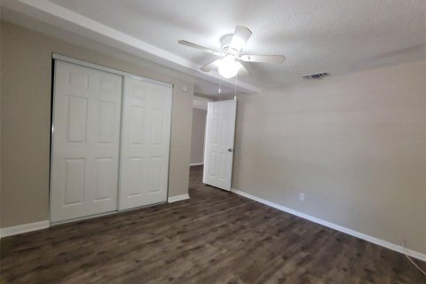 Villa ou maison à louer à Tampa, Floride: 3 chambres, 169.92 m2 № 2156560 - photo 10