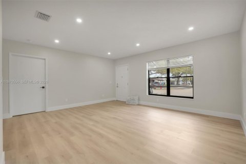 Купить виллу или дом в Окленд-Парк, Флорида 3 спальни, 125.42м2, № 2033940 - фото 10