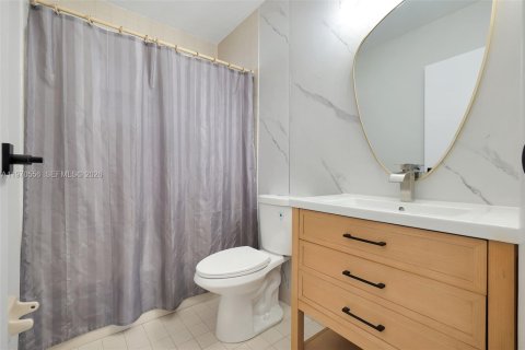 Купить виллу или дом в Окленд-Парк, Флорида 3 спальни, 125.42м2, № 2033940 - фото 25