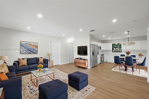 Купить виллу или дом в Окленд-Парк, Флорида 3 спальни, 125.42м2, № 2033940 - фото 7