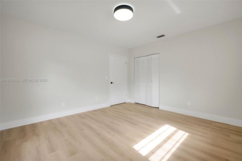 Купить виллу или дом в Окленд-Парк, Флорида 3 спальни, 125.42м2, № 2033940 - фото 18