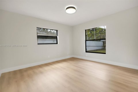 Купить виллу или дом в Окленд-Парк, Флорида 3 спальни, 125.42м2, № 2033940 - фото 15