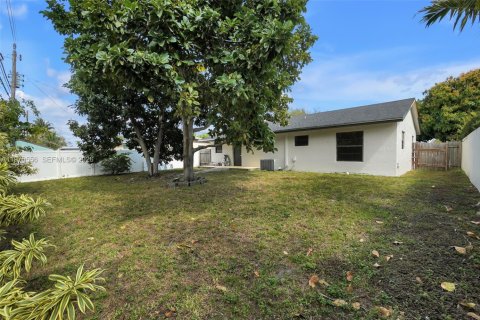 Купить виллу или дом в Окленд-Парк, Флорида 3 спальни, 125.42м2, № 2033940 - фото 26