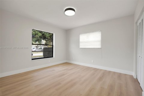 Купить виллу или дом в Окленд-Парк, Флорида 3 спальни, 125.42м2, № 2033940 - фото 14