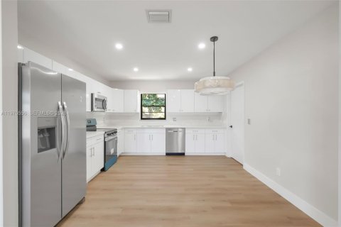 Купить виллу или дом в Окленд-Парк, Флорида 3 спальни, 125.42м2, № 2033940 - фото 11