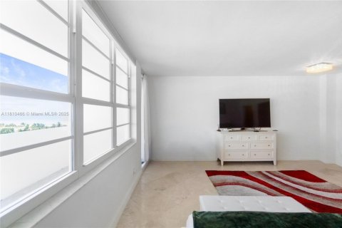 Copropriété à louer à Miami Beach, Floride: 51.1 m2 № 1934575 - photo 6
