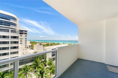 Copropriété à louer à Miami Beach, Floride: 51.1 m2 № 1934575 - photo 1