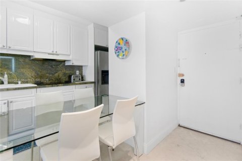 Copropriété à louer à Miami Beach, Floride: 51.1 m2 № 1934575 - photo 11