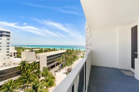 Copropriété à louer à Miami Beach, Floride: 51.1 m2 № 1934575 - photo 2
