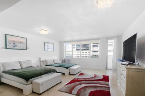 Copropriété à louer à Miami Beach, Floride: 51.1 m2 № 1934575 - photo 4