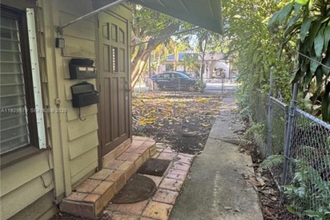 Casa en alquiler en Miami, Florida, 2 dormitorios, 158.96 m2 № 1988614 - foto 18