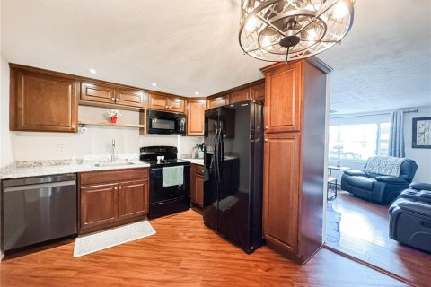 House in Bradenton, Florida 4 bedrooms, 128.95 sq.m. № 1679533 - photo 8
