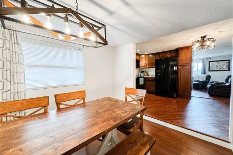 House in Bradenton, Florida 4 bedrooms, 128.95 sq.m. № 1679533 - photo 12