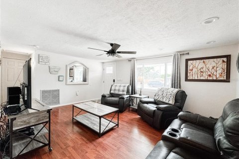 House in Bradenton, Florida 4 bedrooms, 128.95 sq.m. № 1679533 - photo 7