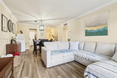Condo in Palmetto Bay, Florida, 2 bedrooms  № 1689245 - photo 6