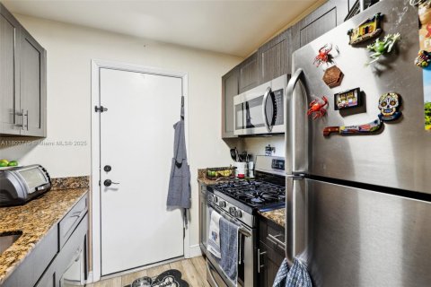 Condo in Palmetto Bay, Florida, 2 bedrooms  № 1689245 - photo 12