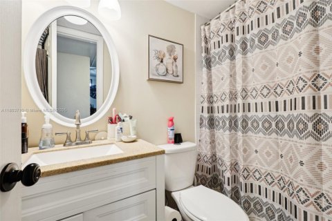 Condo in Palmetto Bay, Florida, 2 bedrooms  № 1689245 - photo 16